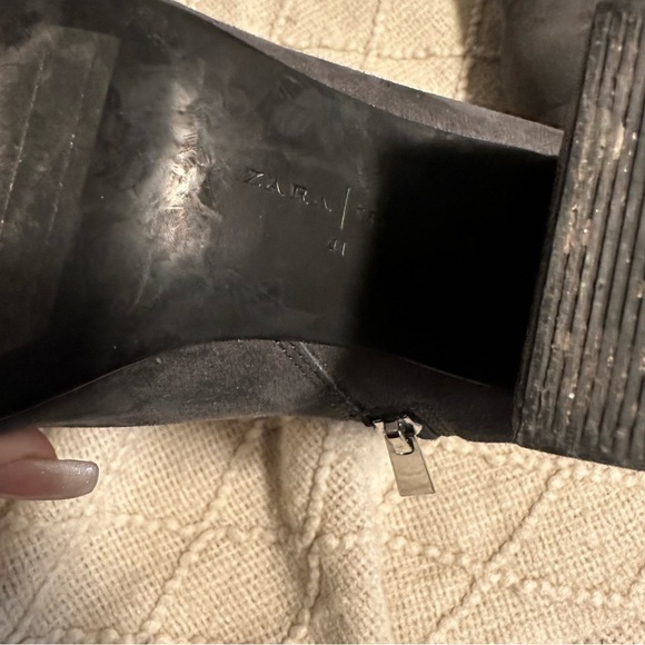 Zara women’s Trafaluc gray suede ankle booties size 41 - Picture 3 of 10